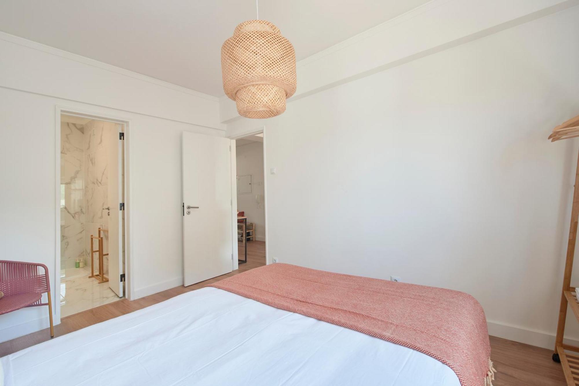 Sunset Bay View, Renovated Apt, By Timecooler Сетубал Экстерьер фото